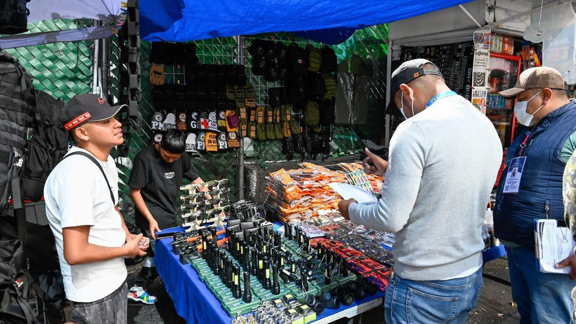 Naucalpan busca limpiar las calles de comercio informal